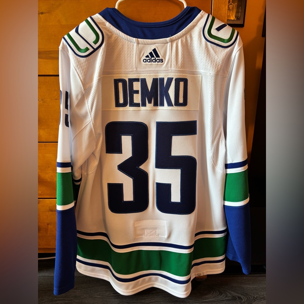 Vancouver Canucks DEMKO Adidas AUTHENTIC Away Jersey Size 52 (Large)
